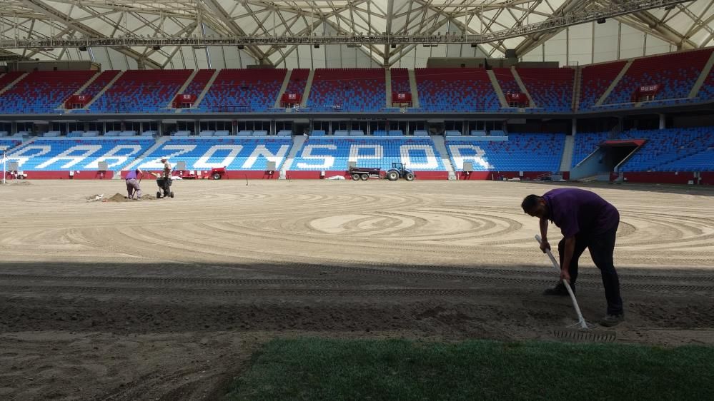 Trabzonspor'un şampiyonluk kutlamaları sonrasında Medical Park Stadı'nın zemini sil baştan yenileniyor 7