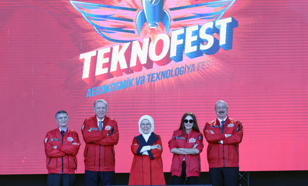 Erdoğan ve Aliyev, TEKNOFEST’te kazanan takımlara ödüllerini verdi 13
