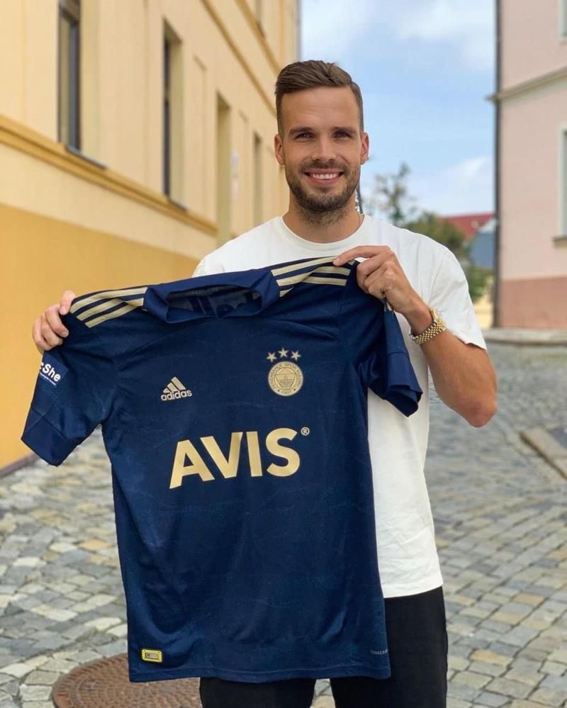 Fenerbahçe'de tecrübeli futbolcu Filip Novak ile yollar ayrılıyor iddiası 12