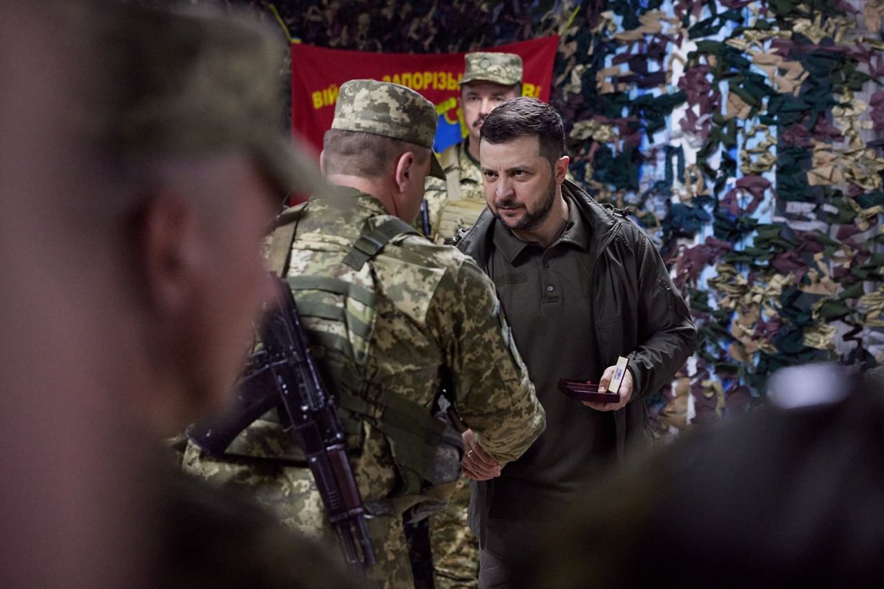 Zelenskiy, cephe hattındaki Harkov’u ziyaret etti 3