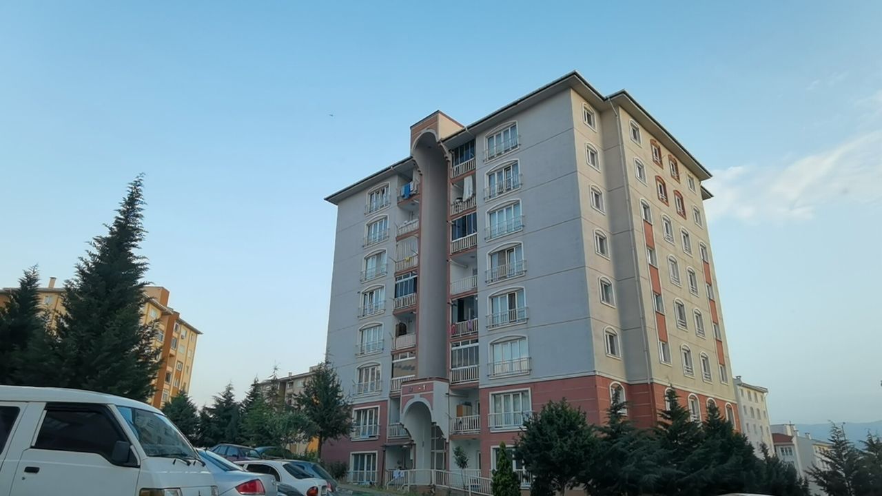 3 yaşındaki Ömer, 5. katın penceresinden düştü! 2