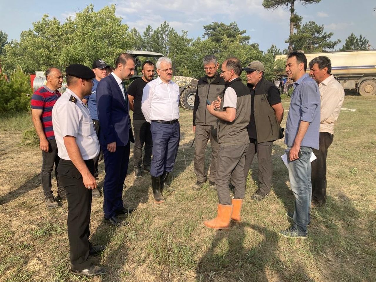 Bolu’daki orman yangını kontrol altında! 8 hektarlık çam zarar gördü 9