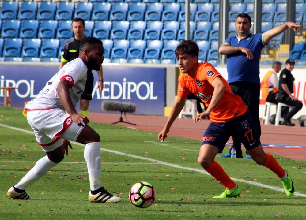 Serie A ekibi Napoli, milli futbolcu Cengiz Ünder'i transfer etmek için devreye girdi 11