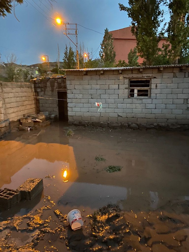 Ağrı’da sel felaketi! Suya kapılan 8 yaşındaki çocuk hayatını kaybetti 1