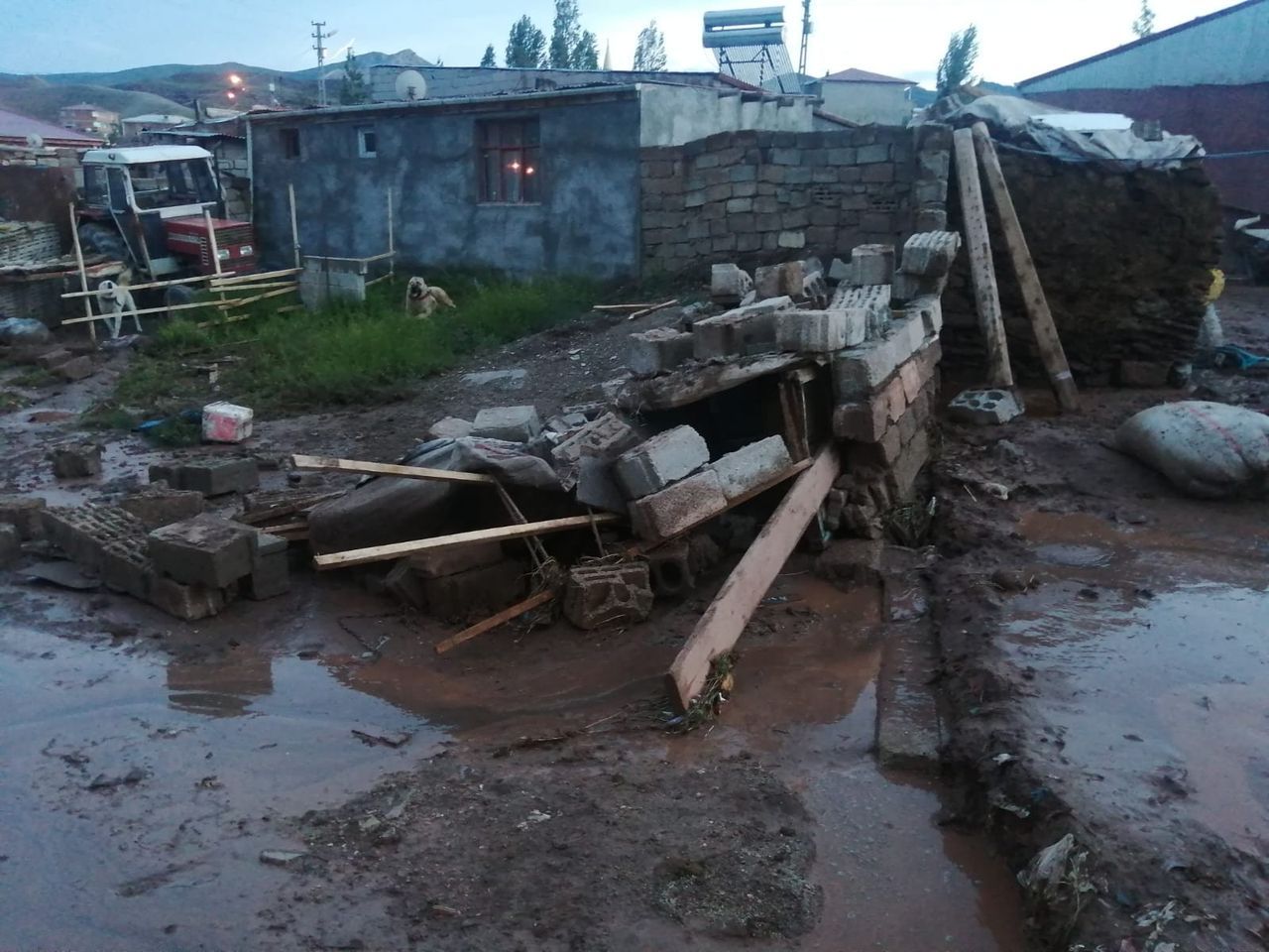 Ağrı’da sel felaketi! Suya kapılan 8 yaşındaki çocuk hayatını kaybetti 2