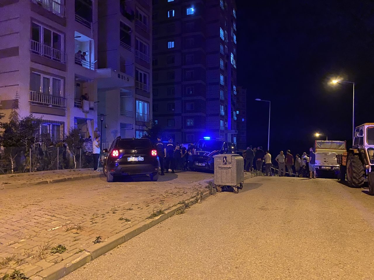 Bursa'da baba cinneti! 7 ve 3 yaşındaki çocuklarını bıçaklayıp, intihar etti 7