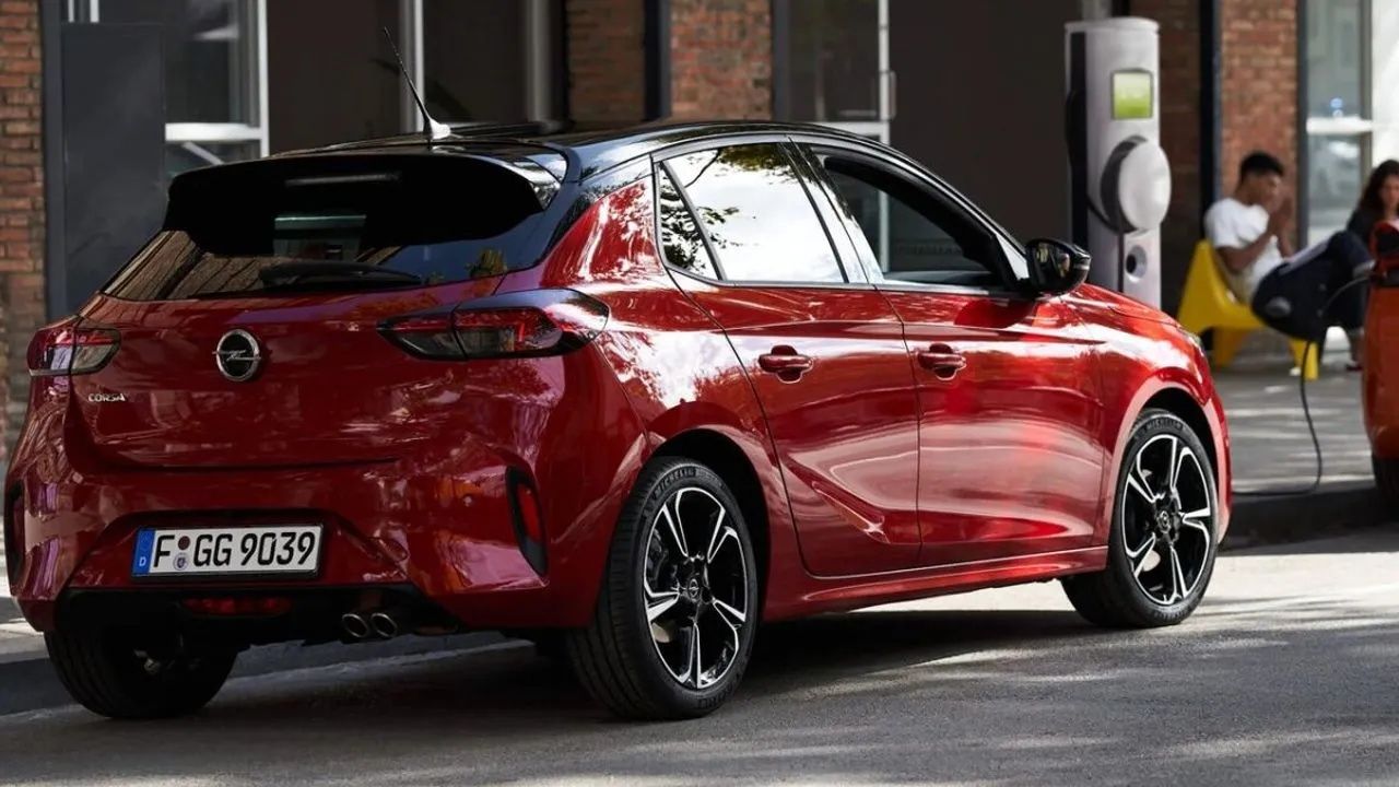Opel Corsa 2022 Modeliyle Şov Yapıyor! Türkiye Satış Fiyatını Kimse Böyle Beklemiyordu 1
