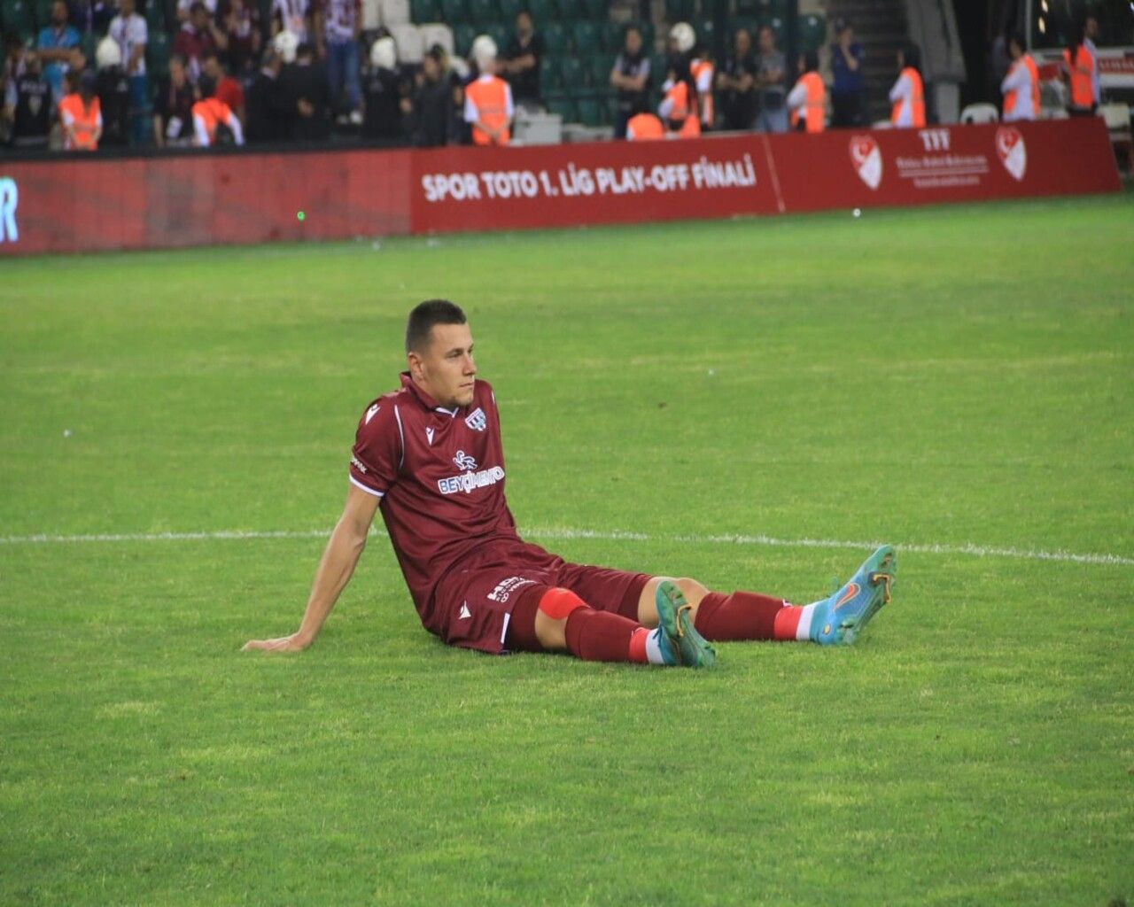 Bir tarafta sevinç, bir tarafta hüzün! Bandırma-İstanbulspor maçından özel fotoğraflar ve bilgiler 7