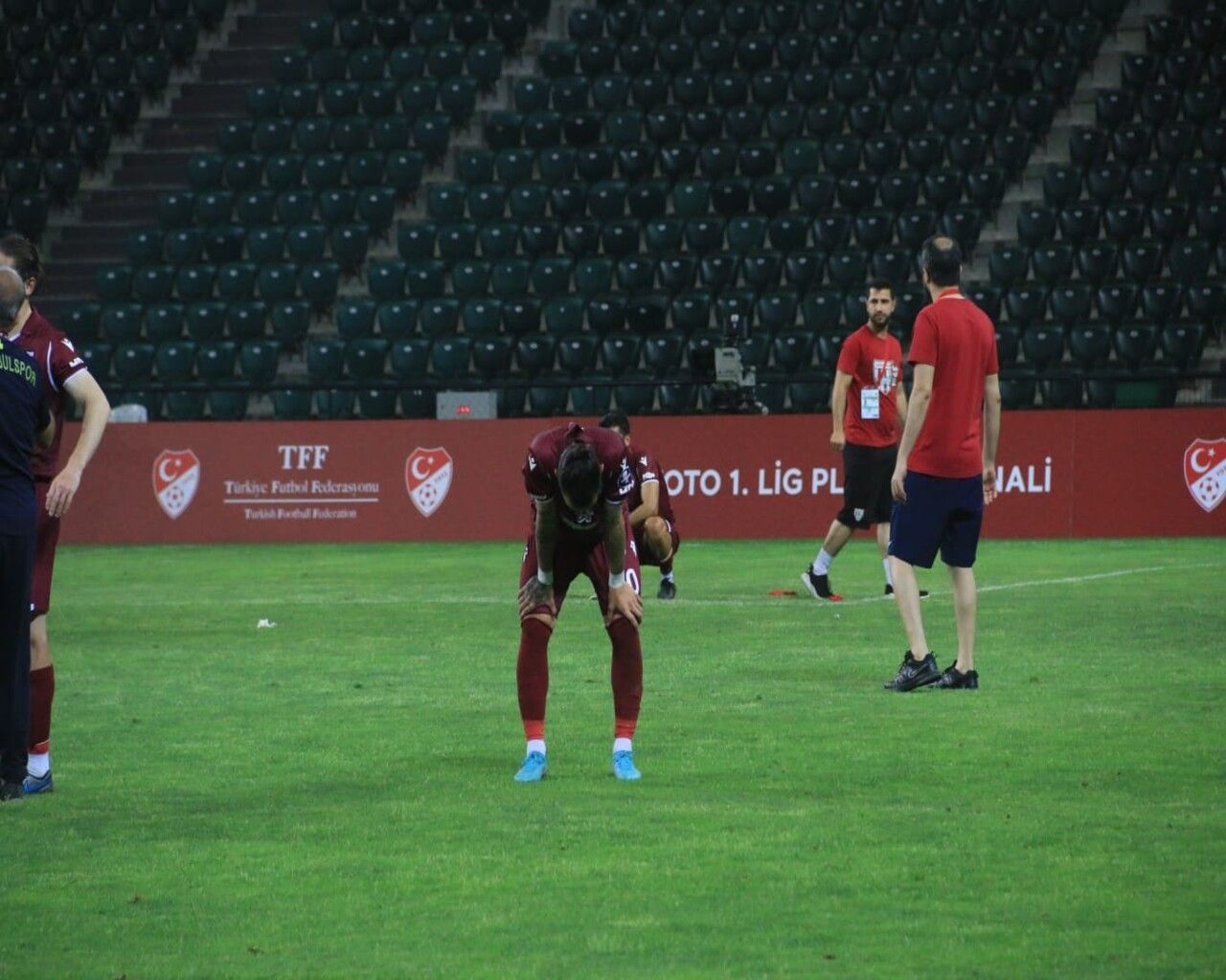 Bir tarafta sevinç, bir tarafta hüzün! Bandırma-İstanbulspor maçından özel fotoğraflar ve bilgiler 8