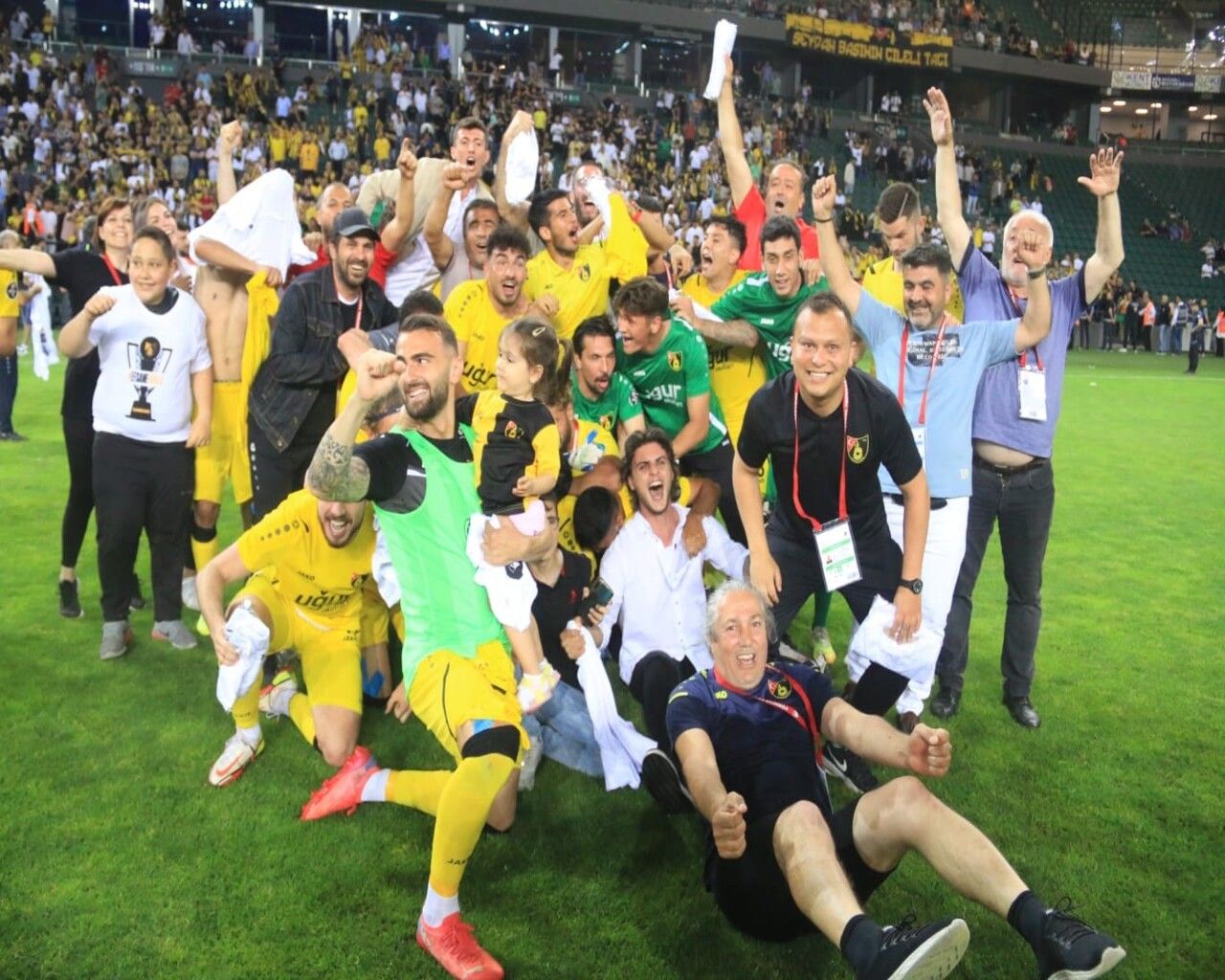 Bir tarafta sevinç, bir tarafta hüzün! Bandırma-İstanbulspor maçından özel fotoğraflar ve bilgiler 9