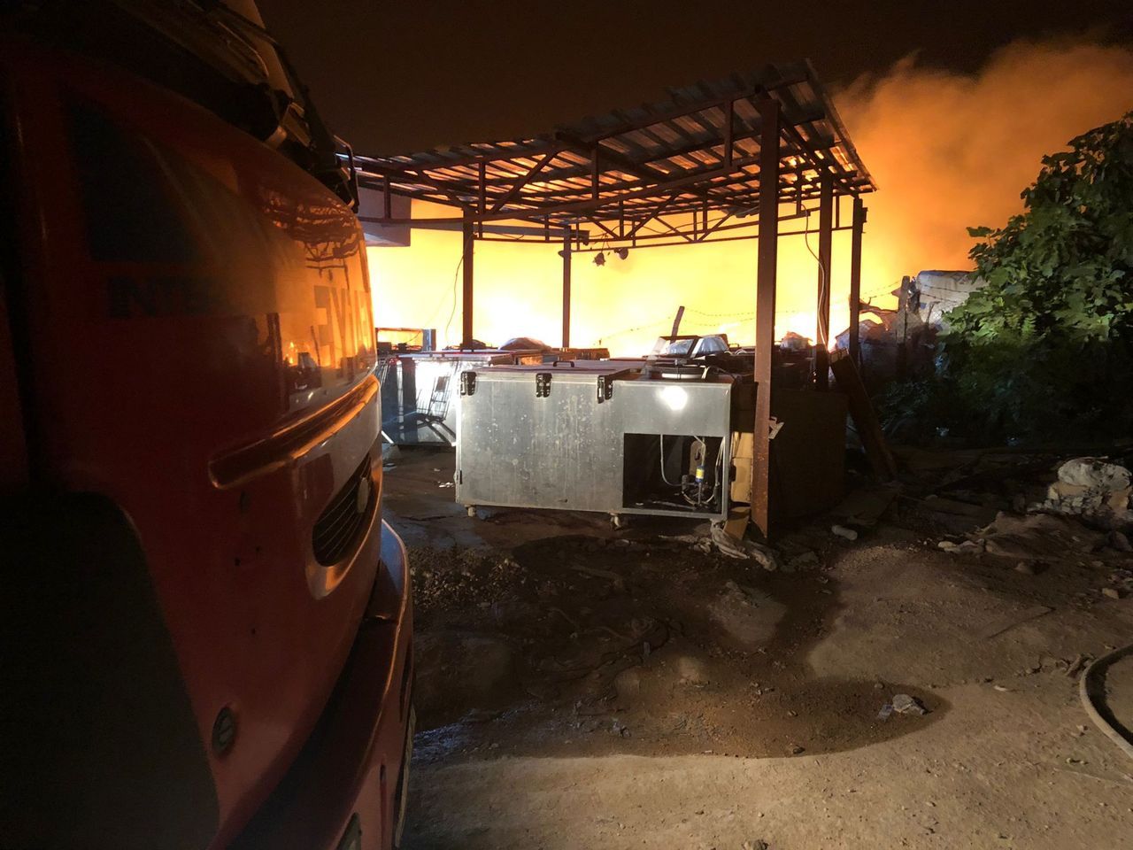 Gaziantep’te boş arazide yangın! Rüzgar alevleri büyüttü, vatandaşlar büyük korku yaşadı 4