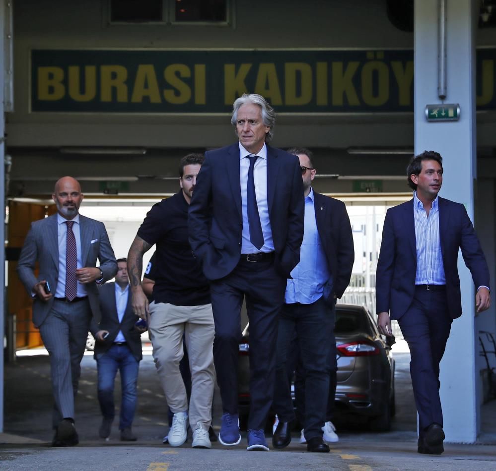 Fenerbahçe'nin yeni teknik direktörü Jorge Jesus'tan Kim Min Ja ve Diego Rossi'nin satışına veto 1