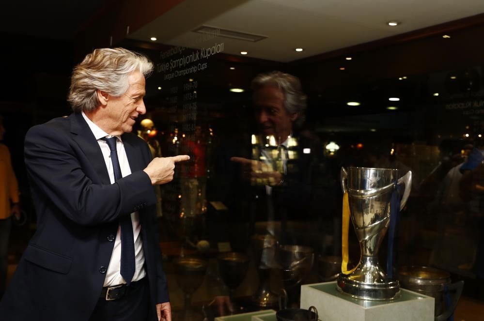 Fenerbahçe'nin yeni teknik direktörü Jorge Jesus'tan Kim Min Ja ve Diego Rossi'nin satışına veto 2
