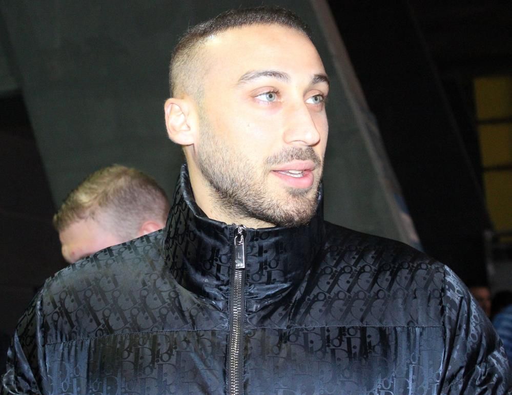 Everton ile yollarını ayıran milli forvet Cenk Tosun'un Beşiktaş'tan alacağı ücret ortaya çıktı 14