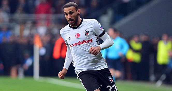 Everton ile yollarını ayıran milli forvet Cenk Tosun'un Beşiktaş'tan alacağı ücret ortaya çıktı 5
