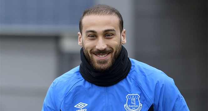 Everton ile yollarını ayıran milli forvet Cenk Tosun'un Beşiktaş'tan alacağı ücret ortaya çıktı 6