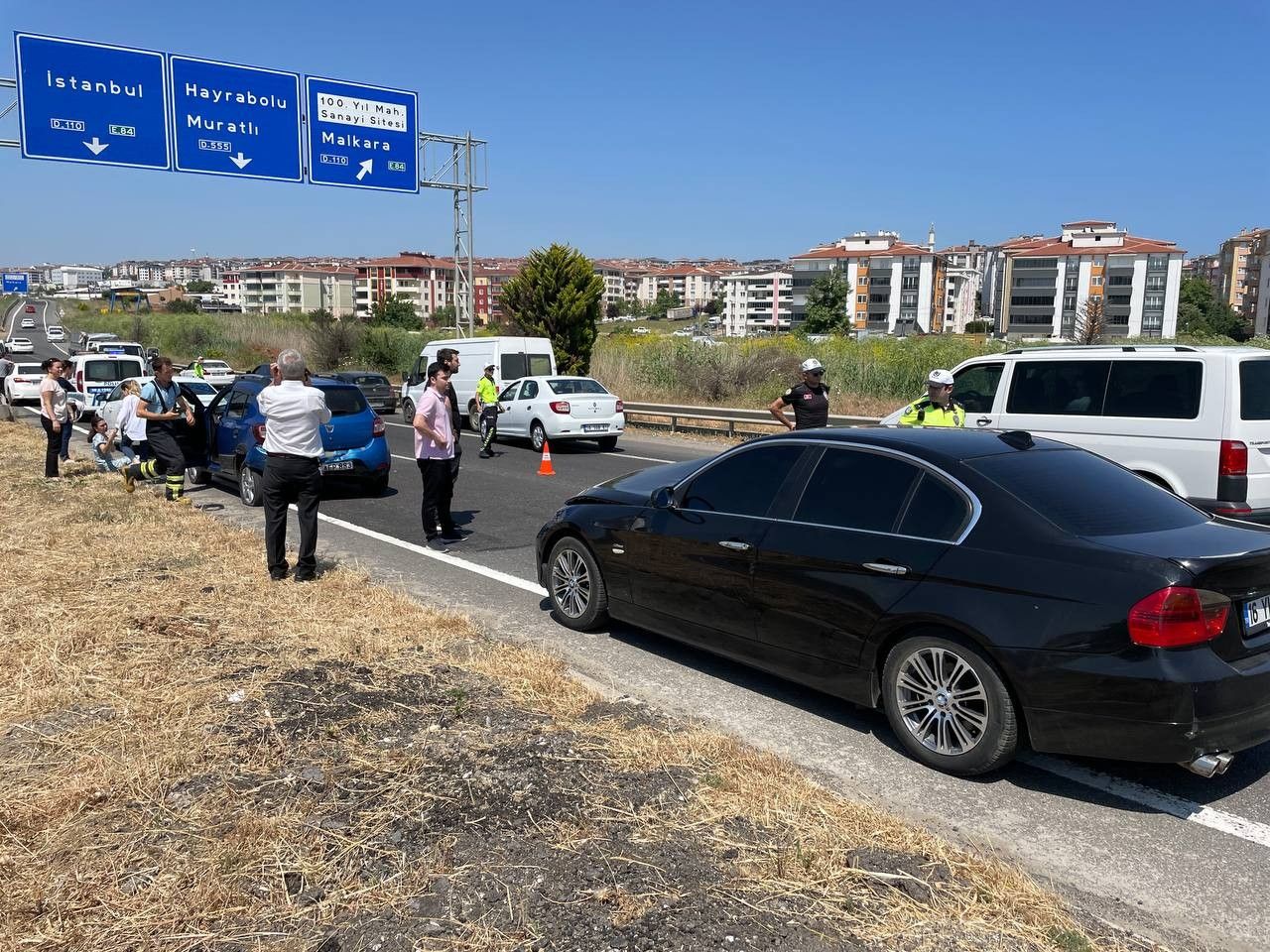 Freni boşalan kamyonet dehşet saçtı! Yaralılar var 3