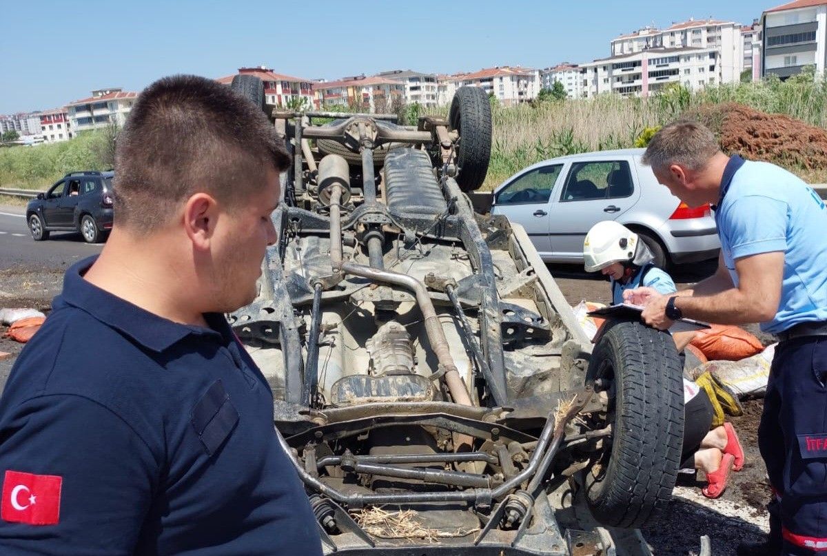 Freni boşalan kamyonet dehşet saçtı! Yaralılar var 4