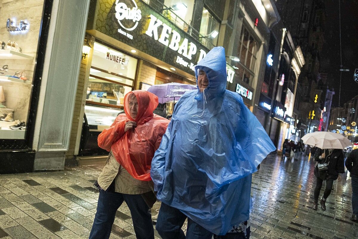 Meteoroloji'den İstanbul dahil 60 ile 'kuvvetli sağanak' uyarısı! 3