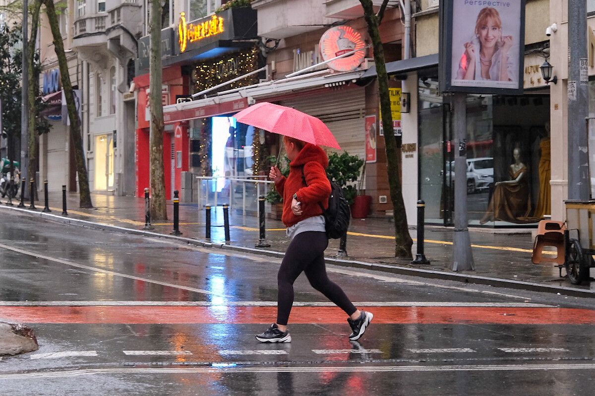 Meteoroloji'den İstanbul dahil 60 ile 'kuvvetli sağanak' uyarısı! 5