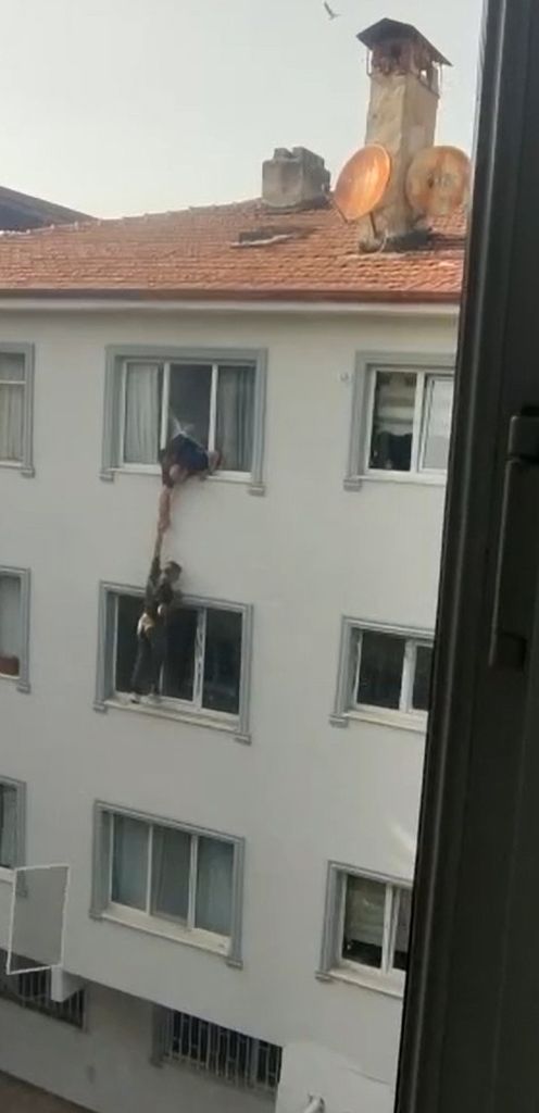 Polisten kaçarken çatıdan inmeye çalışan şüpheli beton zemine çakıldı 3