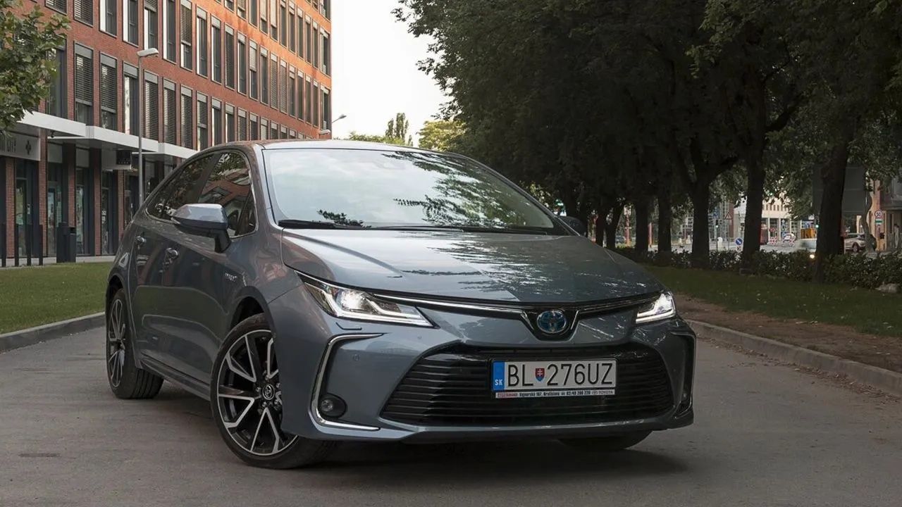 Toyota Corolla Yeni Fiyatıyla Tercih Bırakmıyor! Corolla Sedan Hybrid Fiyat listesi inanılmaz 13