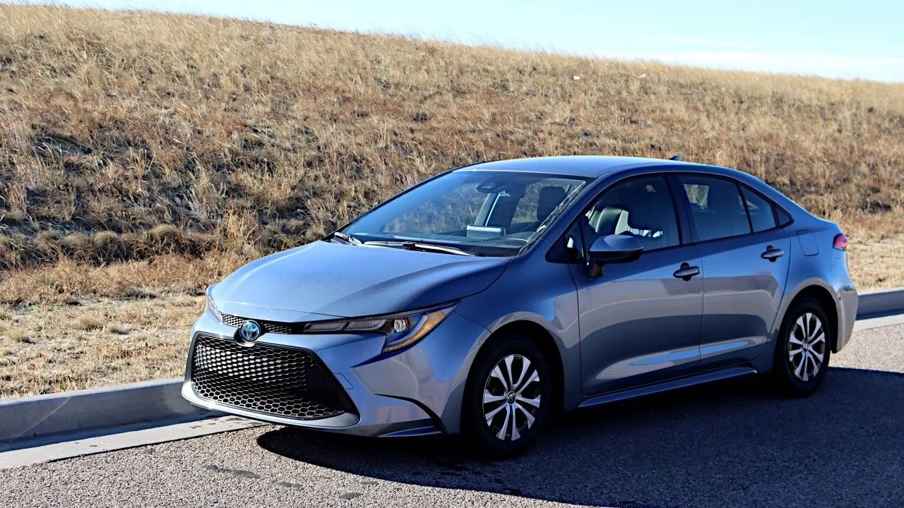Toyota Corolla Yeni Fiyatıyla Tercih Bırakmıyor! Corolla Sedan Hybrid Fiyat listesi inanılmaz 15