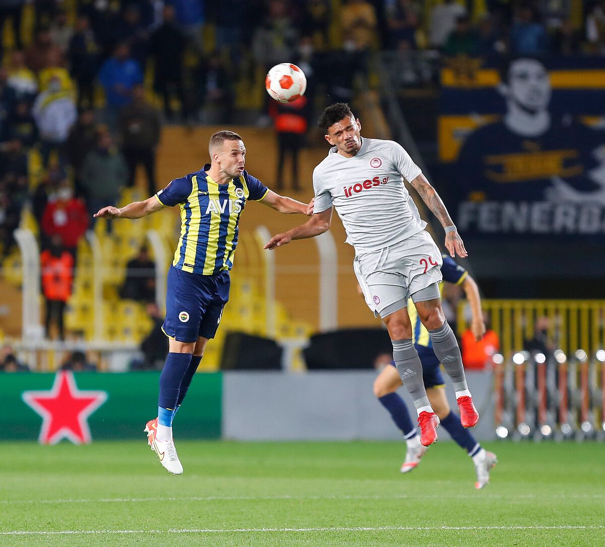 Yunanistan basını, golcü isim Tiquinho Soares'in Fenerbahçe'ye önerildiğini yazdı 5