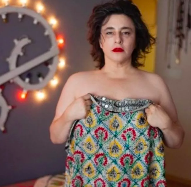 Esra Dermancıoğlu'nun külotlu çoraplı dansı olay oldu! 2