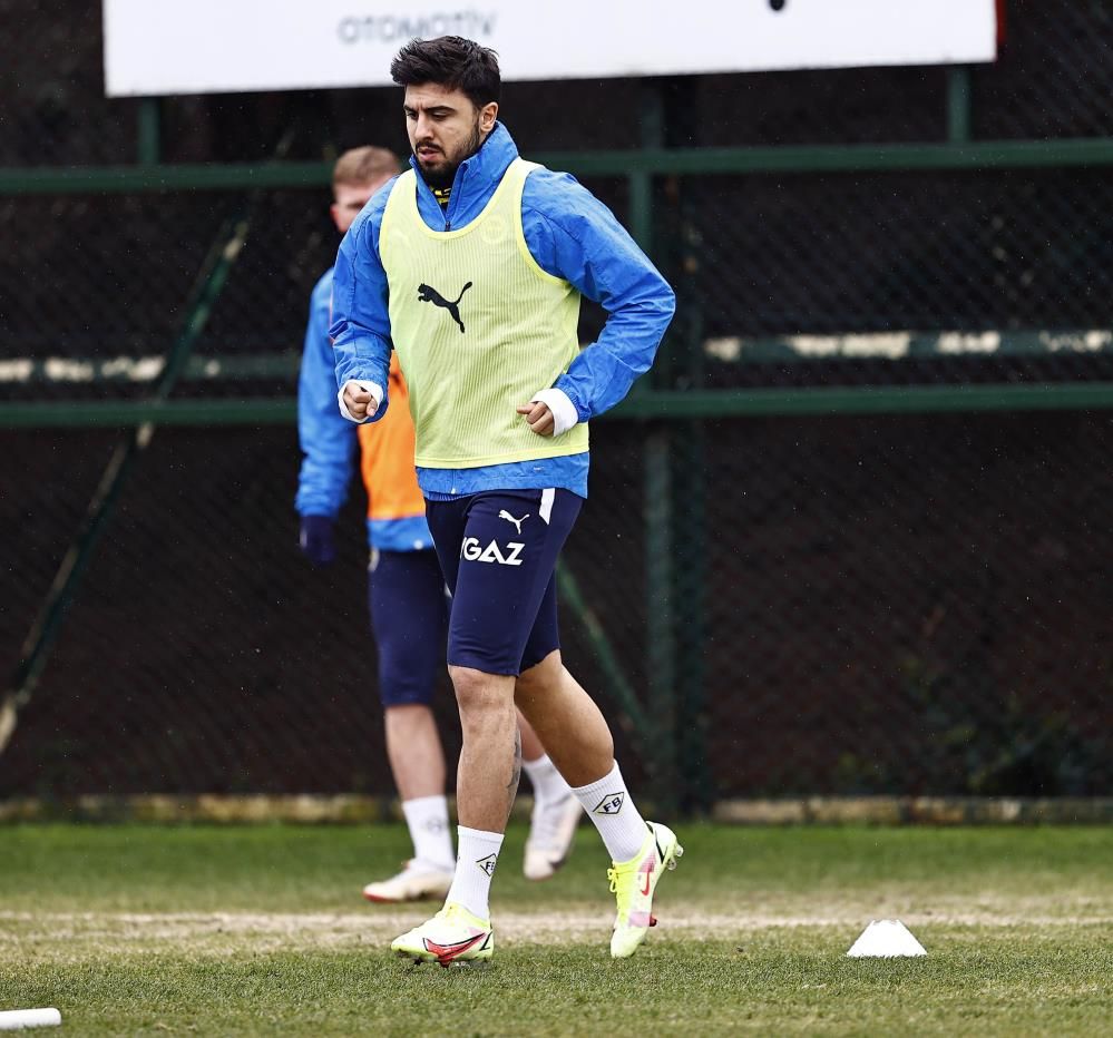 Acun Ilıcalı, Fenerbahçeli futbolcu Ozan Tufan'ı Shota Arveladze'nin hocası olduğu Hull City'ye transfer ediyor 3