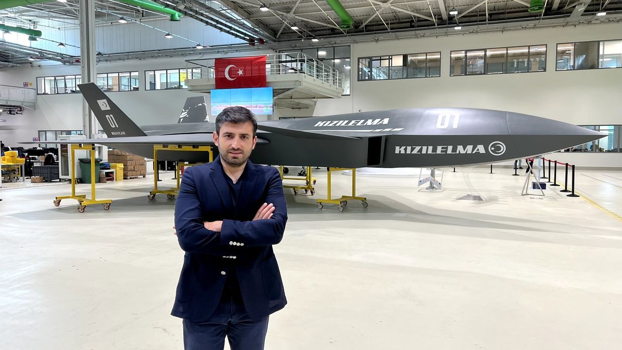 Selçuk Bayraktar paylaştı! Bayraktar Kızılelma boyalı haliyle görücüye çıktı 4