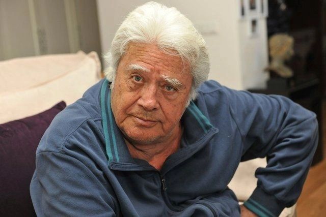 Ünlü Olmadan Önce Hamallık Yapan Bile Var! İşte Ünlü İsimlerin Herkesten Sakladığı Eski Meslekleri 17
