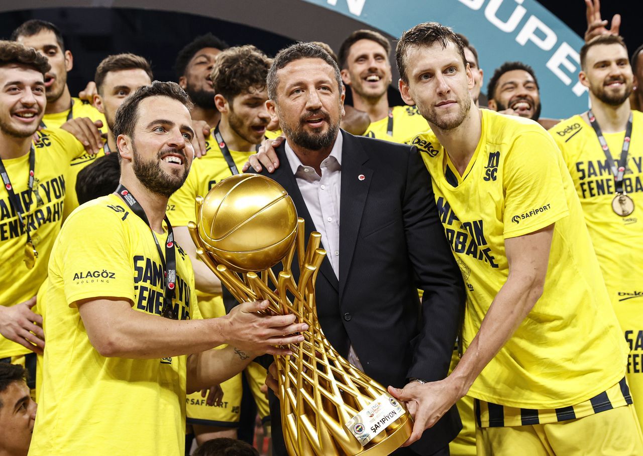 Fenerbahçe Beko'da şampiyonluk sevinci! Kupayı coşkuyla kaldırdılar 5