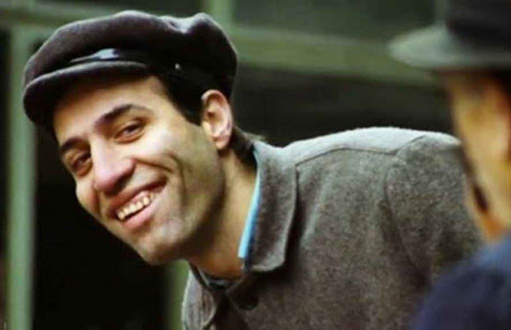 İlk Defa Ya Da En Çok Kemal Sunal'dan Duyulan Şarkılar! Kemal Sunal'la Özdeşleşen Şarkılar 2