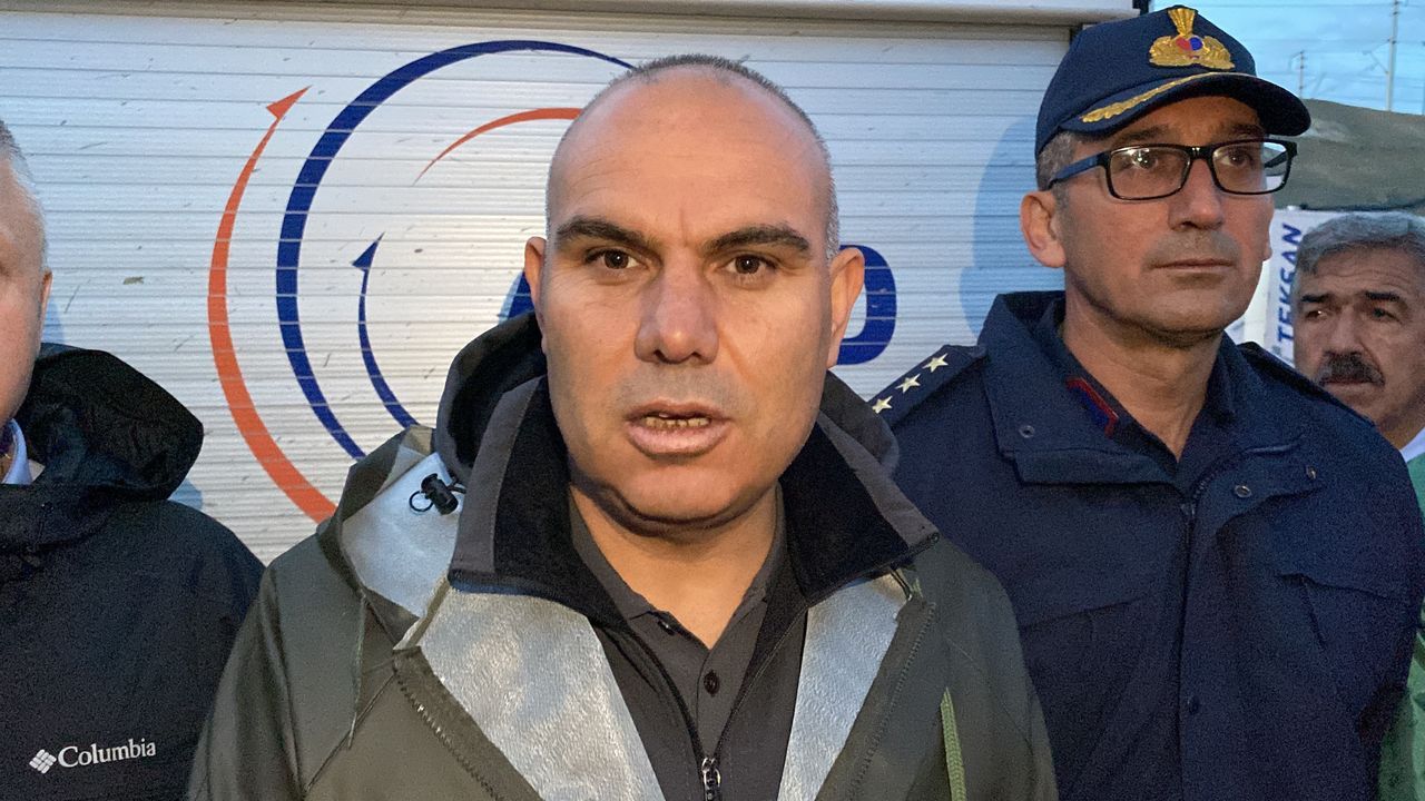 Hızlı tren tünelini sel bastı! Mahsur kalan 3 işçi kurtarıldı 6