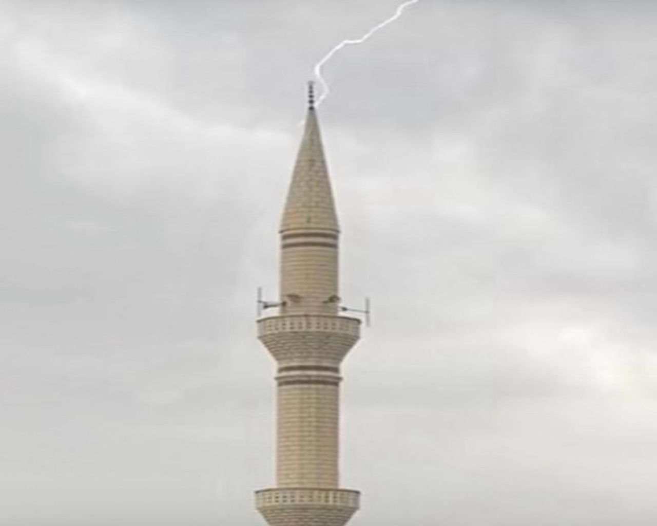 Uyarılar peş peşe gelmişti! Sağanak yağışın birçok ilde hayatı felç ettiği o anlar 9
