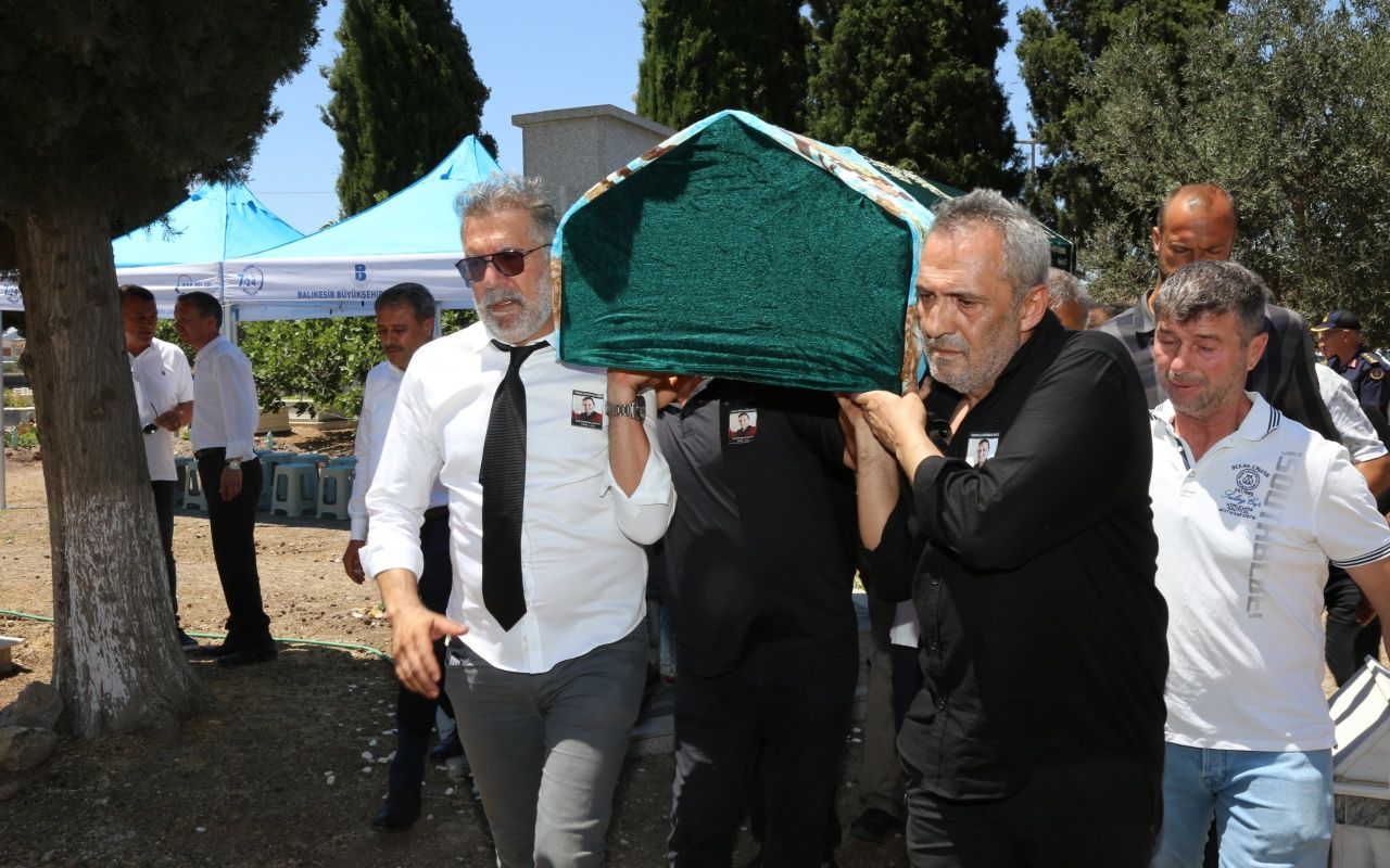 Yavuz Bingöl’ün annesi ve halk ozanı Şahsenem Bacı Ayvalık'ta toprağa verildi 17