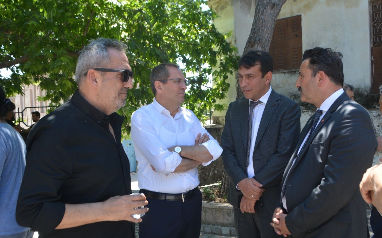 Yavuz Bingöl’ün annesi ve halk ozanı Şahsenem Bacı Ayvalık'ta toprağa verildi 15