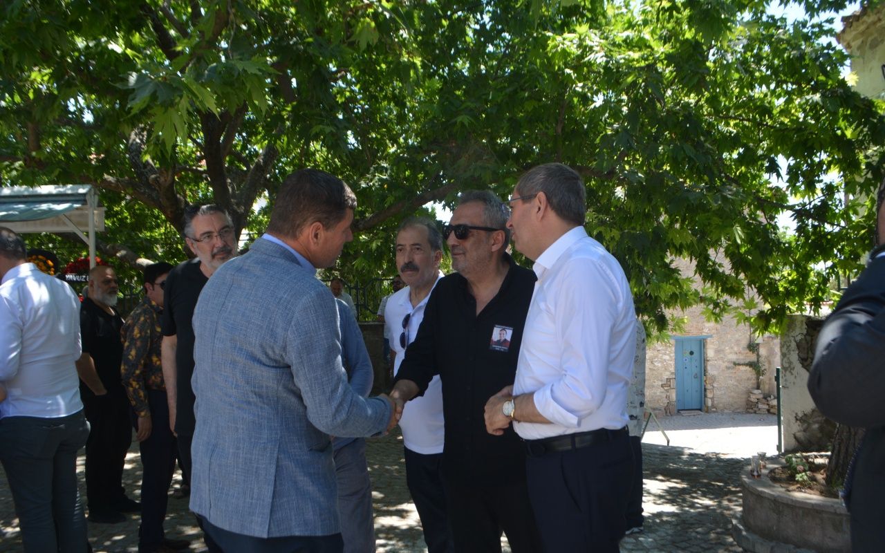 Yavuz Bingöl’ün annesi ve halk ozanı Şahsenem Bacı Ayvalık'ta toprağa verildi 11