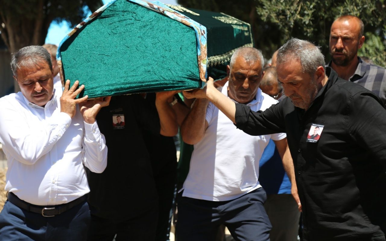 Yavuz Bingöl’ün annesi ve halk ozanı Şahsenem Bacı Ayvalık'ta toprağa verildi 13