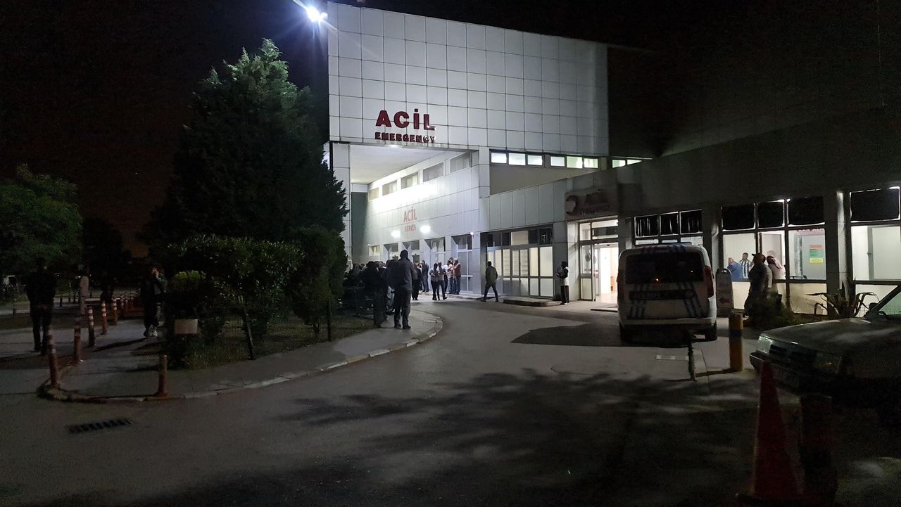 5 metreden geminin ambarına düştü, yakınları hastaneyi birbirine kattı 7
