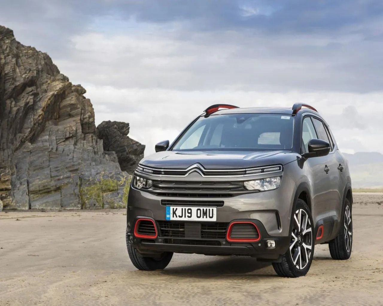 Yeni Citroën C5 Aircross SUV Türkiye’de! Donanımları ve versiyonlar açıklandı 14