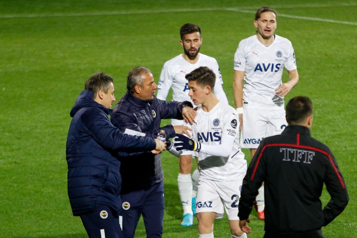 Süper Lig ekibi Giresunspor, genç futbolcu Arda Güler için Fenerbahçe'ye kiralama teklifi yapmak istiyor 4
