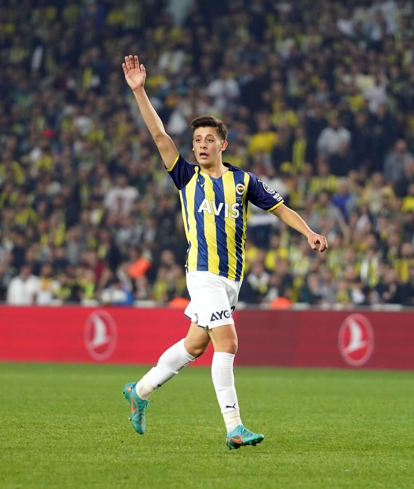 Süper Lig ekibi Giresunspor, genç futbolcu Arda Güler için Fenerbahçe'ye kiralama teklifi yapmak istiyor 7