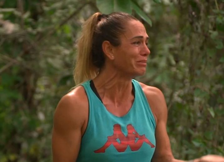 Survivor 2022'de Nagihan Karadere Ailesine Seslendi! Nagihan'ın Gözyaşları Herkesi Ağlattı 2