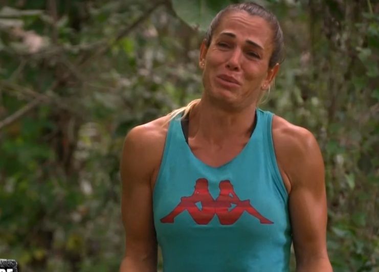 Survivor 2022'de Nagihan Karadere Ailesine Seslendi! Nagihan'ın Gözyaşları Herkesi Ağlattı 3