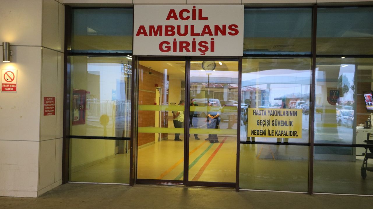 Eve benzin döküp ateşe verdi! Yaşlı annesini alevlerin içinde bırakıp kaçtı 4