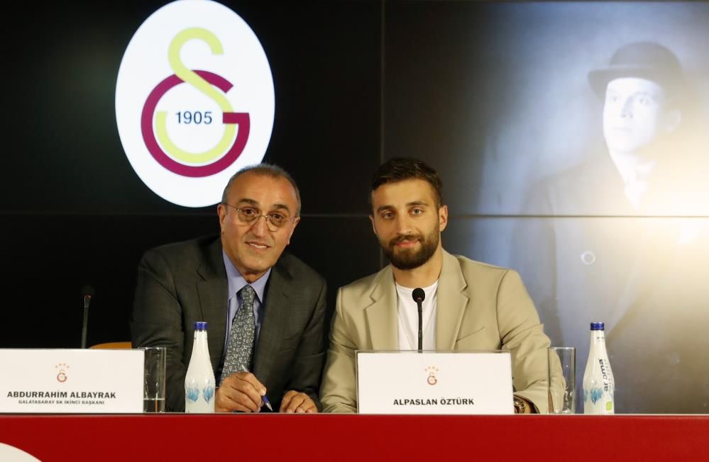 Galatasaray ile sözleşmesi olan Alpaslan Öztürk, TFF 1. Lig takımlarından Eyüpspor'la anlaştı iddiası 3