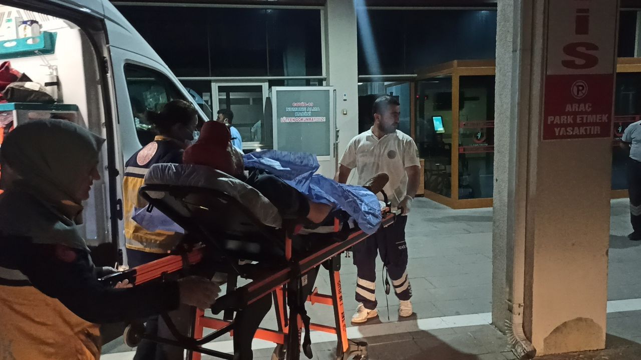 Yeğeni arazide amcasını vurdu! Ekipler yaralıya 2 kilometrelik yürüyüşle ulaştı 6