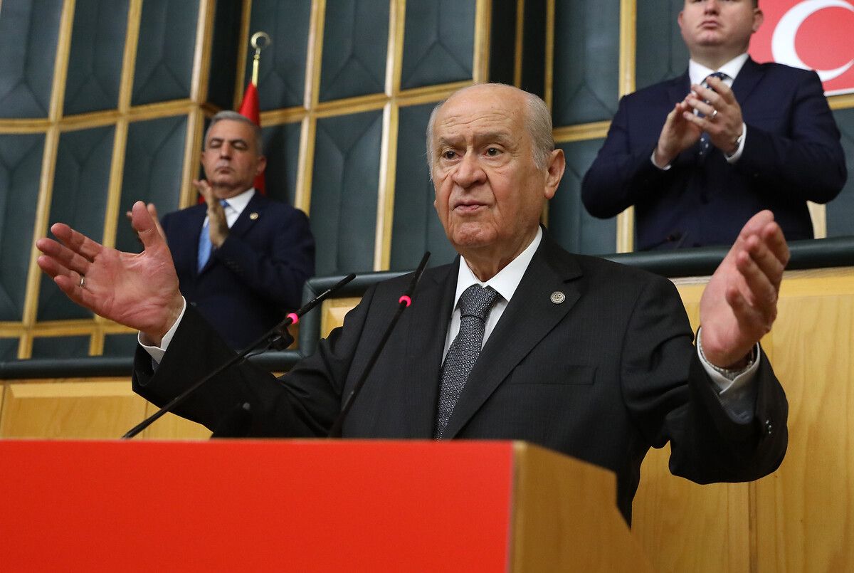 Devlet Bahçeli'nin hedef aldığı Cem Yılmaz'a ünlü isimlerden destek 1